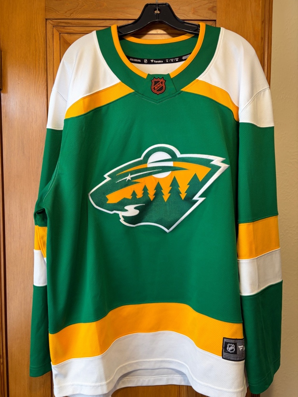 Fanatics XL Green and Gold Wild  NHL Hockey Jersey no number